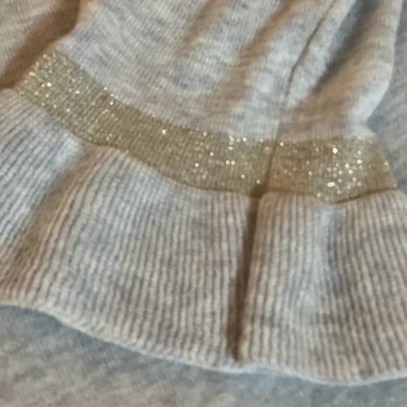 Lily Pulitzer oversized light gray lightweight sweater with 3/4 sleeves - Picture 9 of 11